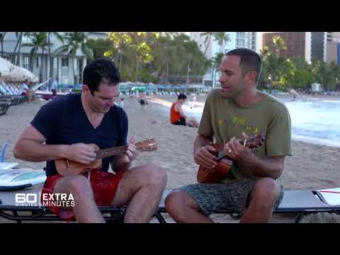 Jack Johnson gives Peter Stefanovic a one-on-one ukulele lesson