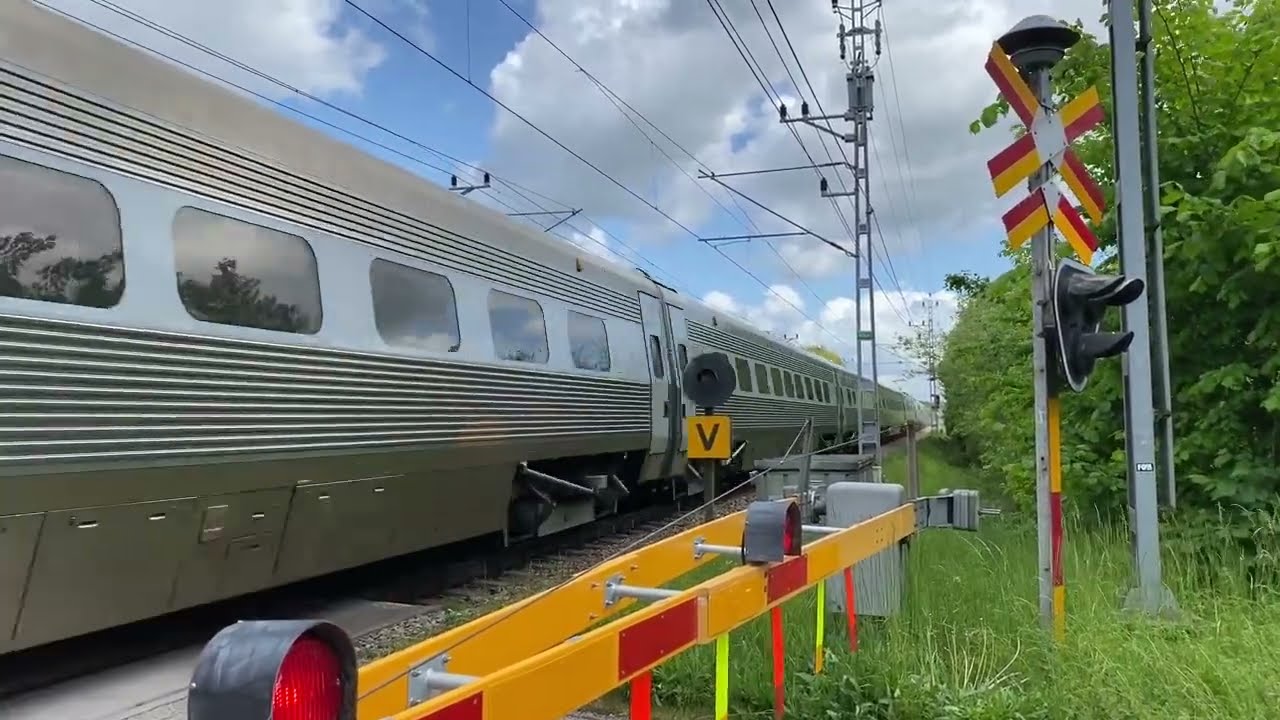Järnvägsövergång Sjöholmen / Swedish railroad crossing