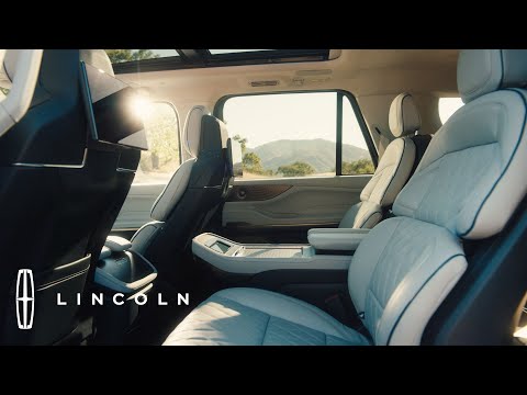 Lincoln Navigator® Second Row PowerFold® Seats With Active Motion® Massage | Lincoln