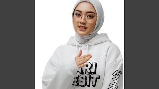 Bertahta Diatas Tanah Mereka pari Kesit