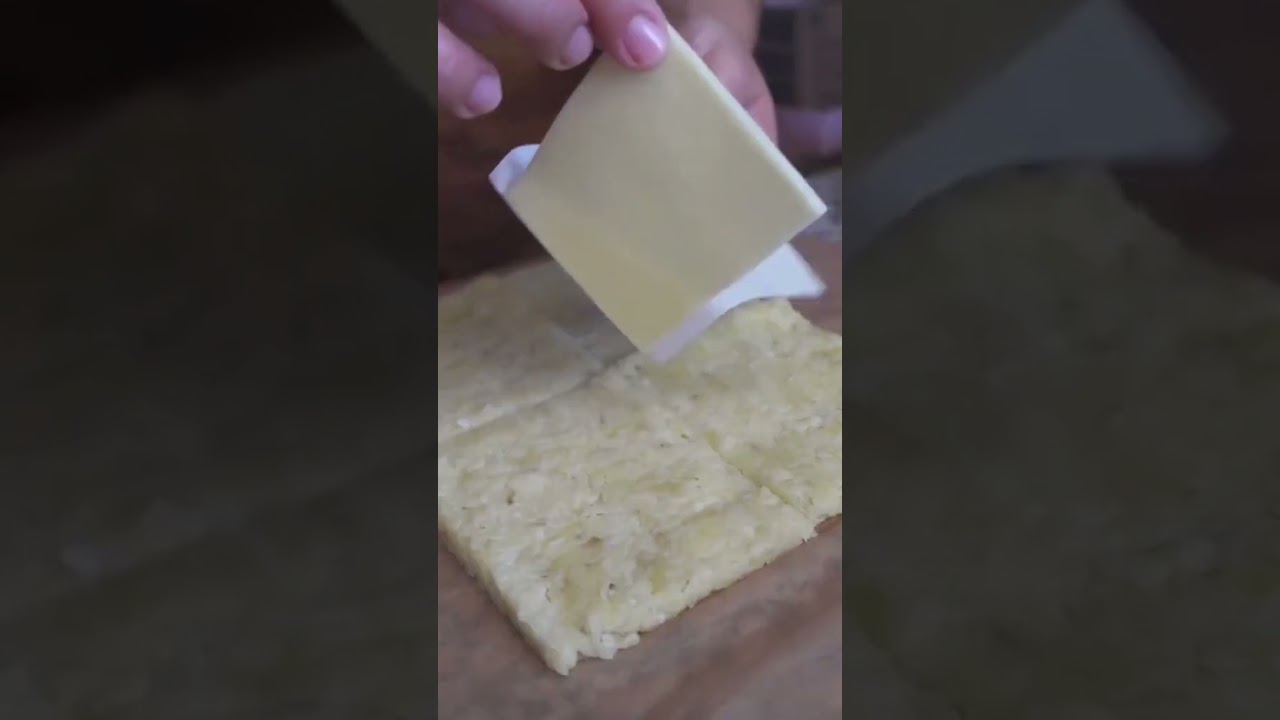 Enjoy that hash brown filled with cheese made with Philips Airfryer