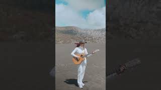 Download Lagu DAN - SHEILA ON 7 | TAMI AULIA #ACOUSTRIP #BROMO #2 MP3