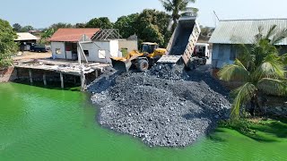 Wow,Incridible Project WheelLoader Heavy Equipment Machines Operators Pushing Stone Into Mud