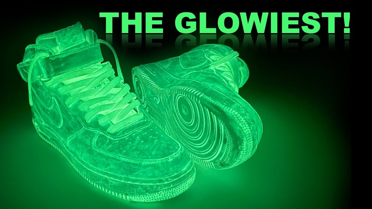 Canberra Altijd Leonardoda The Glowiest, Glow-In-The-Dark Sneakers in the World - Nike AF1 - YouTube