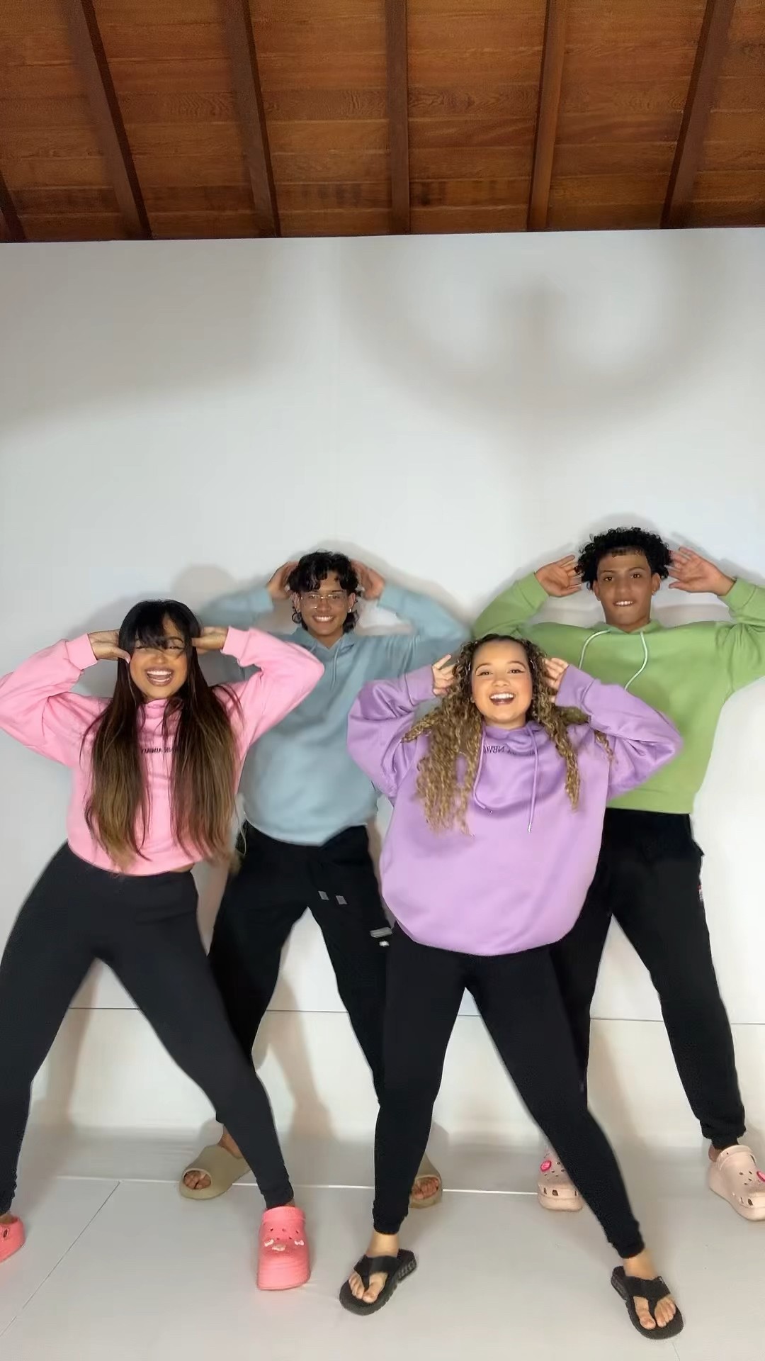 TIK TAKA - Kysha e Mine e Mc divertida