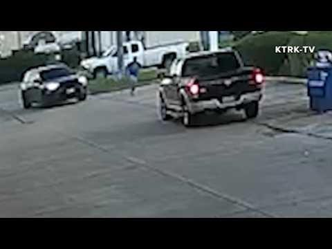 ICE agent strikes man with car during pursuit in Texas, authorities say: VIDEO