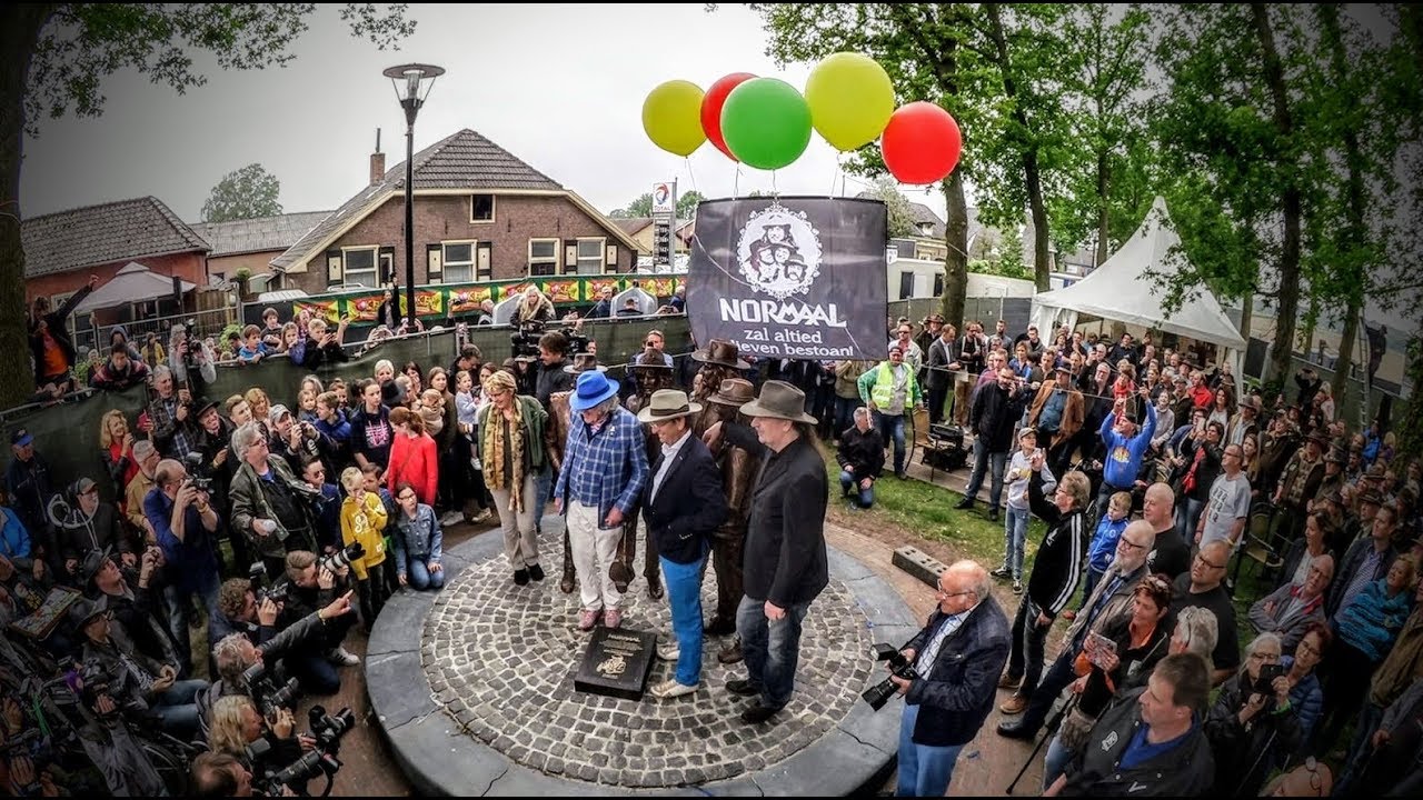 2018 Onthulling Standbeeld Normaal - Inleiding, aubade, onthulling en optreden Normaal @ Hummelo
