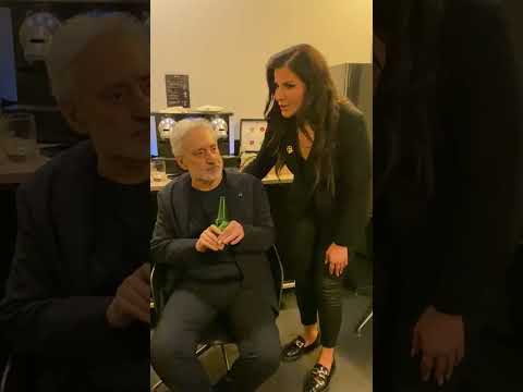 لحظات خودمونی با ابی در بک استیج کنسرت ملبورن در استرالیا