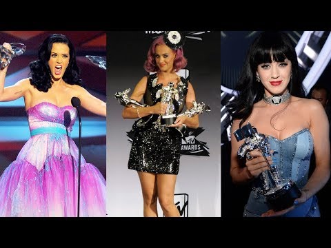 Video: Katy Perry vyhrál právní vítězství nad jeptišky, získává konvent