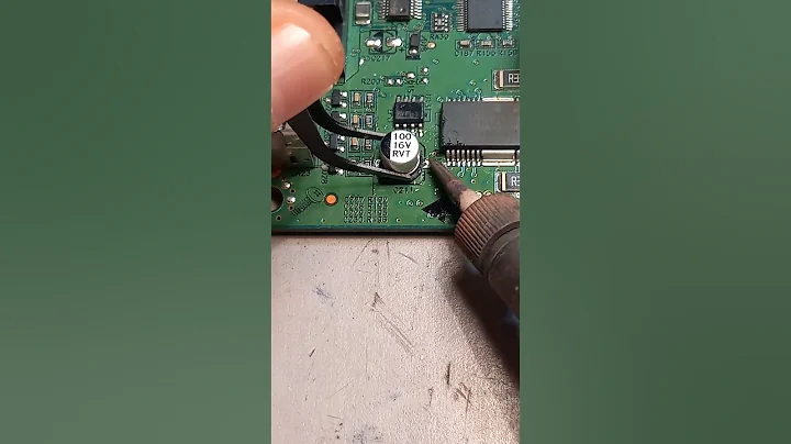 How to solder smd electrolytic capacitors #short #elctronics #capacitors #smd #pcbrepair