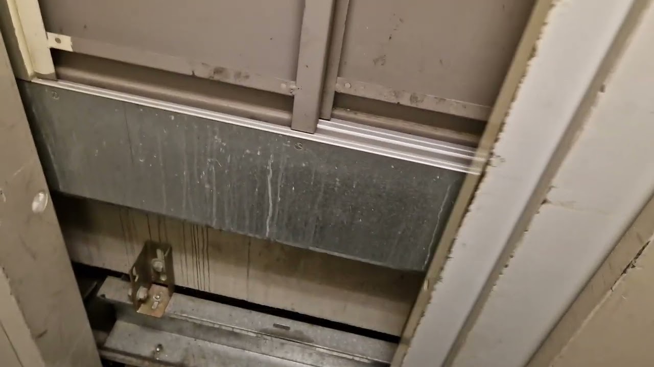 Wertheim R- Series Aufzug mit einen technischen Problem (Wertheim R-Series lift lost position)