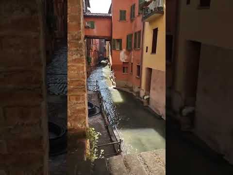 15 secondi a Bologna: La finestrella sul fiume vista da via Malcontenti