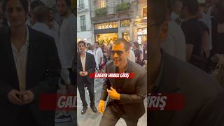 Galasına Işte Böyle Giriş Yaptı