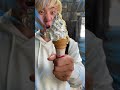 【2000円】超高級の金箔銀箔ソフトクリーム食べてみた！　#shorts