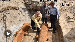 Download Lagu Archaeologist discovers 200-year-old cannons at Penang’s Fort Cornwallis MP3