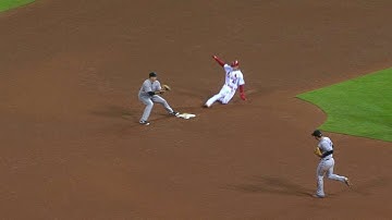 COL@STL: DJ LeMahieu gets the force at second