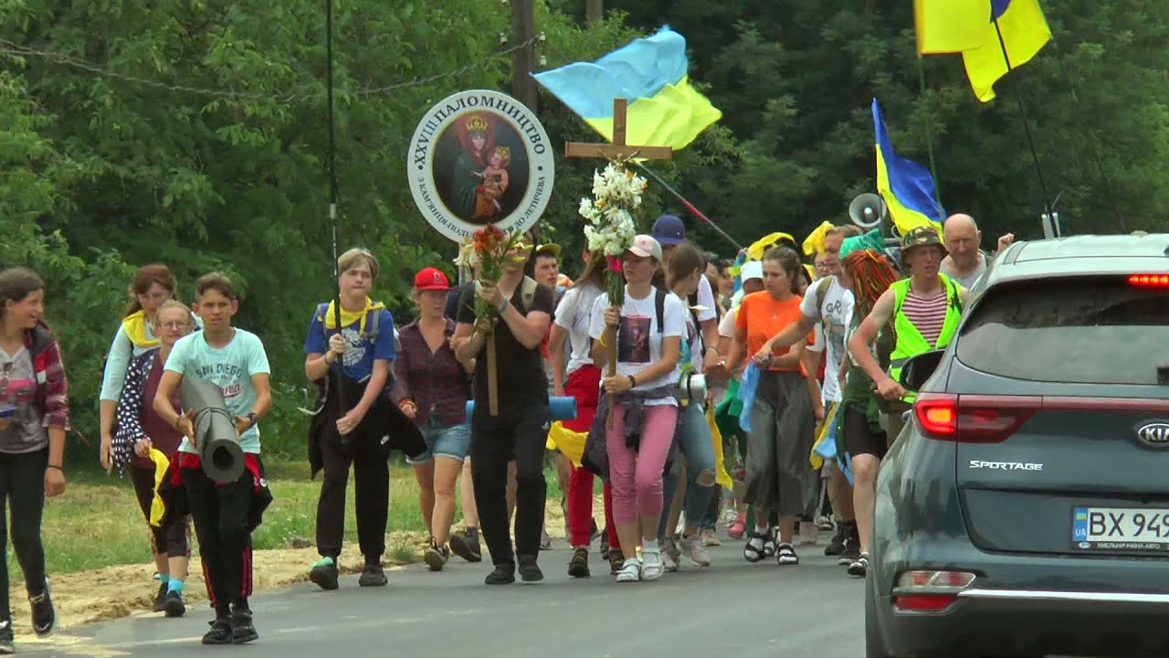 Деражня зустрічає паломників до Летичівської Богородиці.