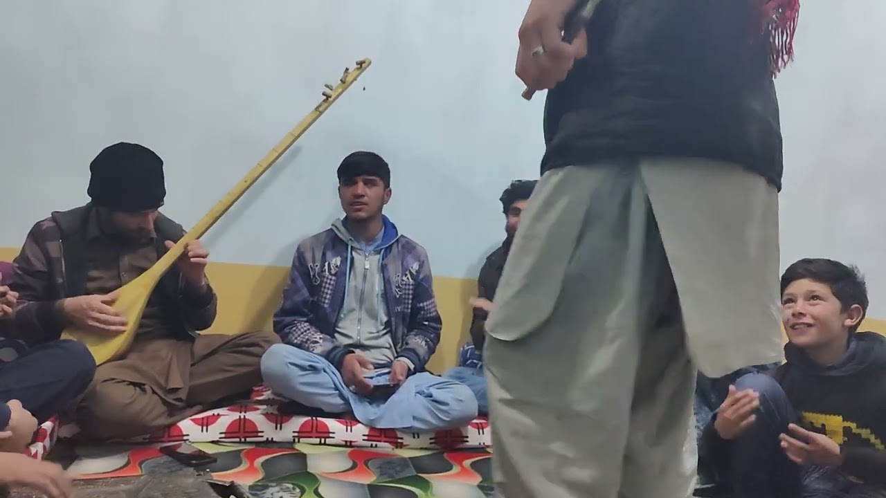 Khowar song !!Awa gadari ta gechan gadari by Humkhayal band!!!