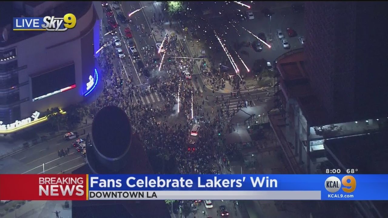 Fans Celebrate Lakers 2020 Championship Win Outside Staples Center Youtube