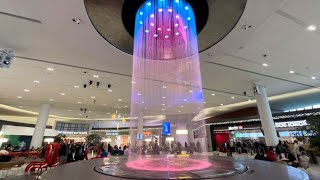 LaGuardia Airport Terminal B. Water Feature Iconic New York Show (12/07/2022)