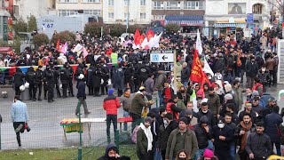 Yüzbi̇nlerce İstanbullu Newroz Alanina Akmaya Devam Edi̇yor