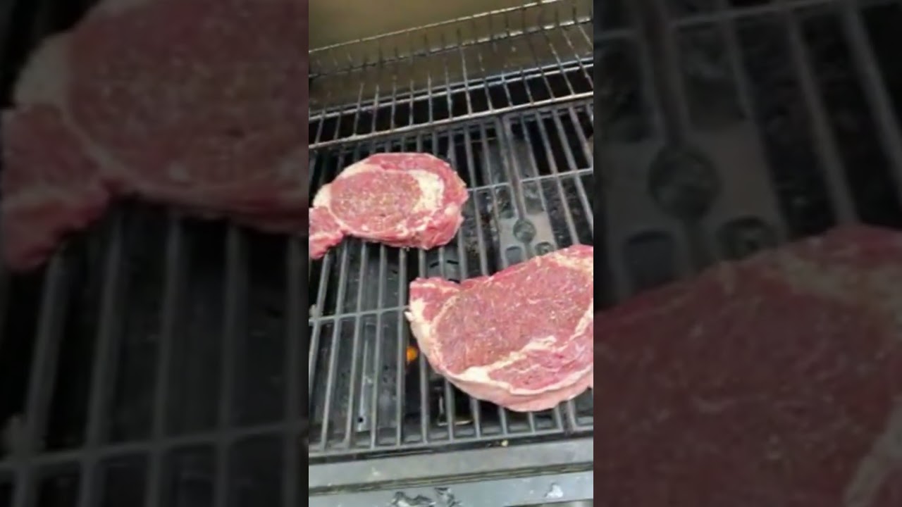 Sizzling Steak & Wings on the Grill 🔥 | BBQ Perfection! 