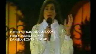 DANIELA ROMO - NOCHE DE PAZ - Siempre en Domingo