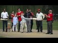 Justin Trudeau’s kids try their hand at cricket in India