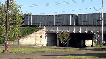 CSXT Engine #5 Leads Long Trash Train