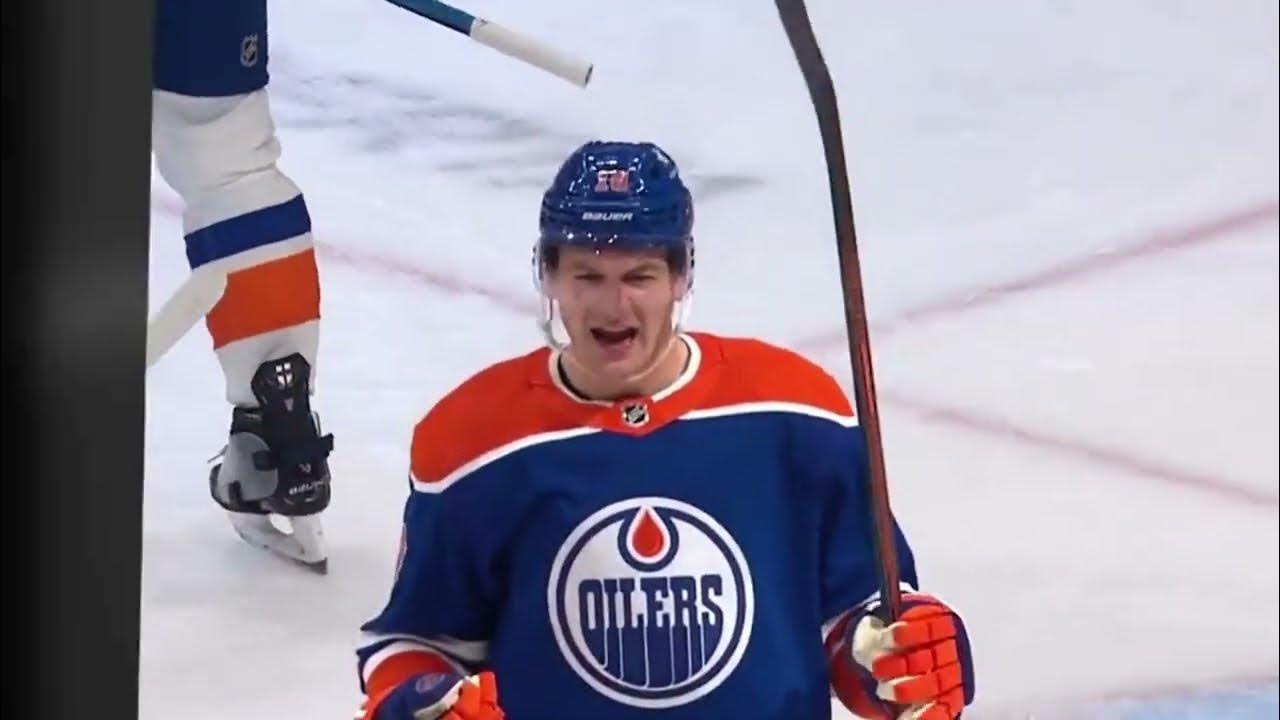 Zach Hyman of the Edmonton Oilers scores powerplay goal against New
