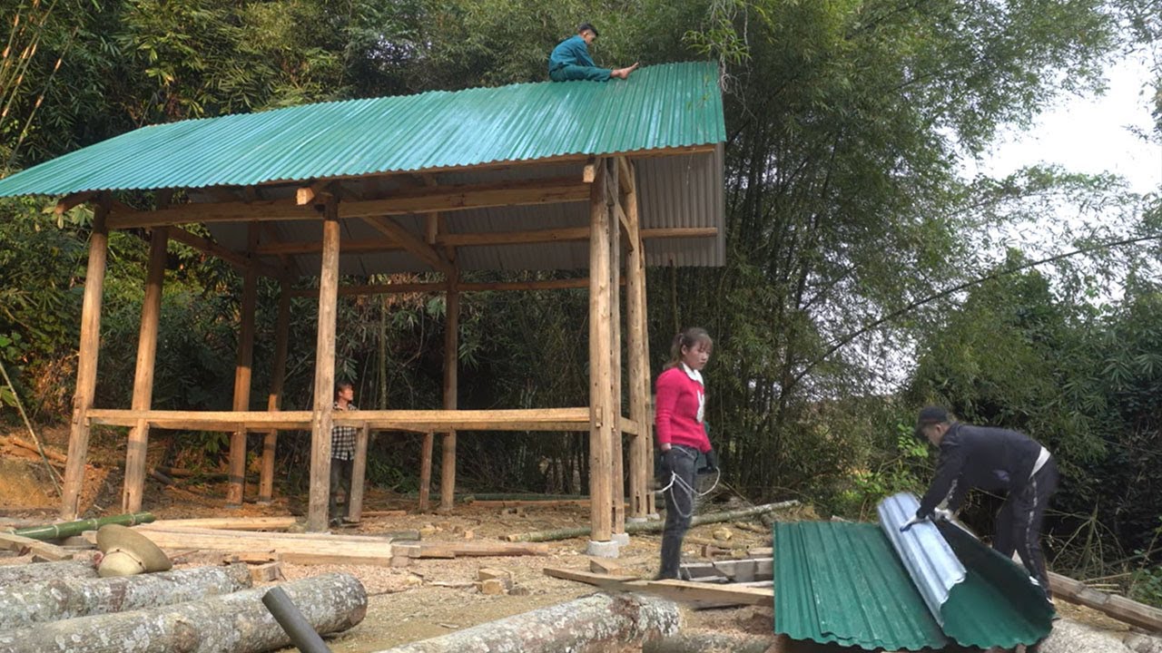 Build iron roofs for wooden houses - Building a new wooden house from ...