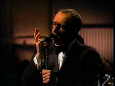 I Just Dont Know What To Do - Elvis Costello