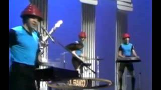 DEVO / WHIP IT (LIVE 1980 EDIT)