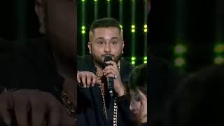 Yo Yo Honey Singh Love Dose Song Kriti Sanan Dance