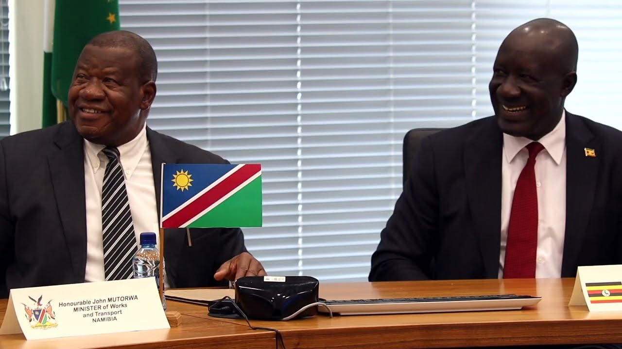 Оптимистичный обмен мнениями между министром Уганды Фрэнсисом Мусой Экверу и министром Намибии Дж...