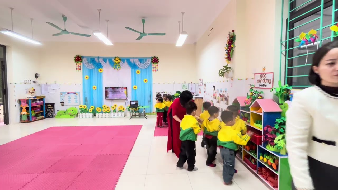 Hoạt động góc: Lớp 3 tuổi C2