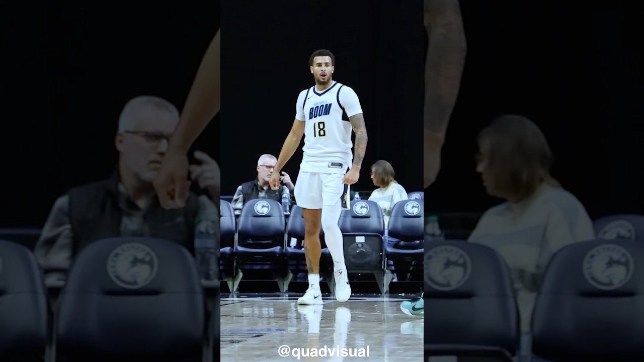 Jalen Slawson 31p-7r-5b-4a-3s vs The Iowa Wolves!