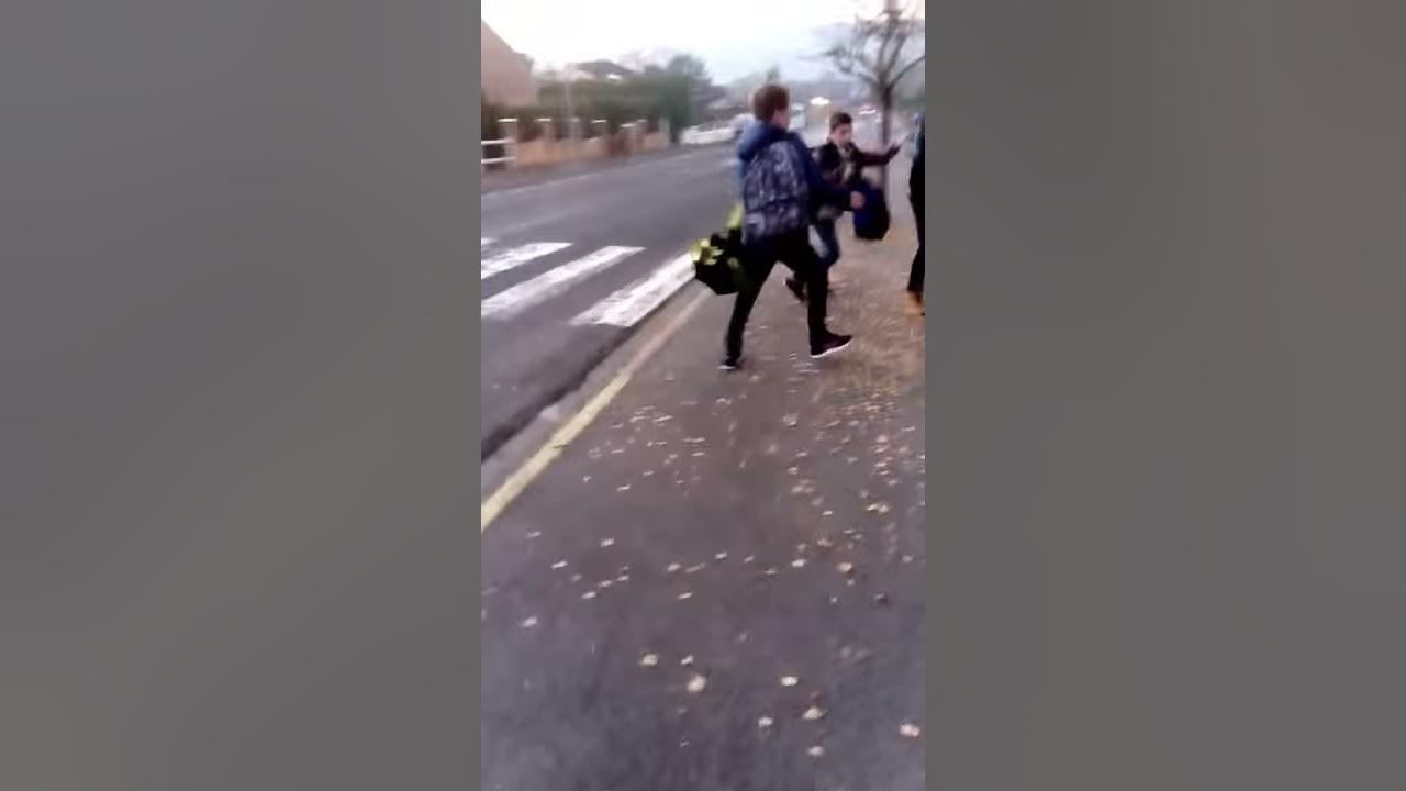 Vidéo de baston violente entre femme