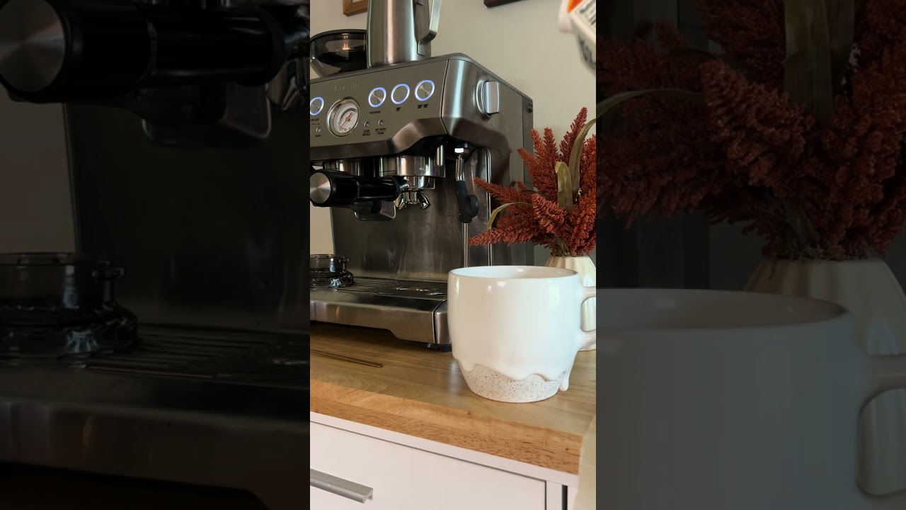 Still mornings, belly mug moments ☁️