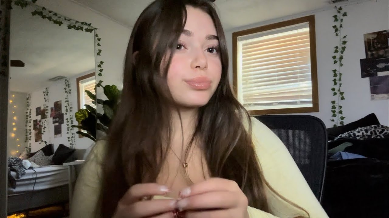 ASMR | close up mouth sounds & tapping 