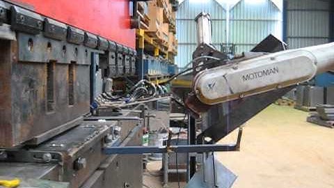 DSM - Robotic Pressbrake. Video 2