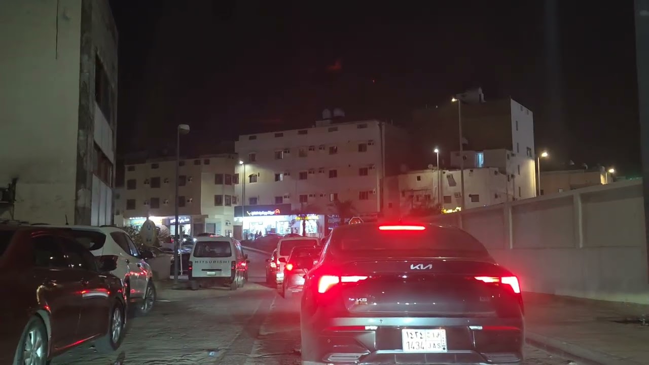 جولة في حي البحر وشارع قربان بالمدينة المنورة صعودًا ونزولًا بين أزقته وشوارعه الجميلة 