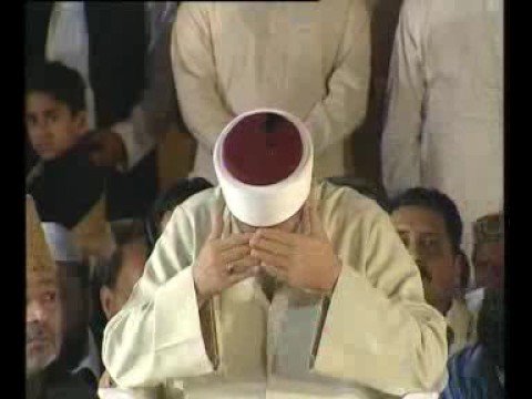 Dr. Tahir ul Qadri weeping and longing for God-His Islam Exposed is his love for Allah/God