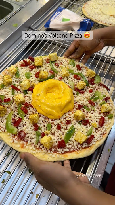 Domino’s Volcano pizza 😍 #pizza #dominos #volcanopizza #shorts