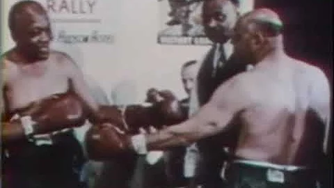 Jack Johnson and Joe Jeannette sparring