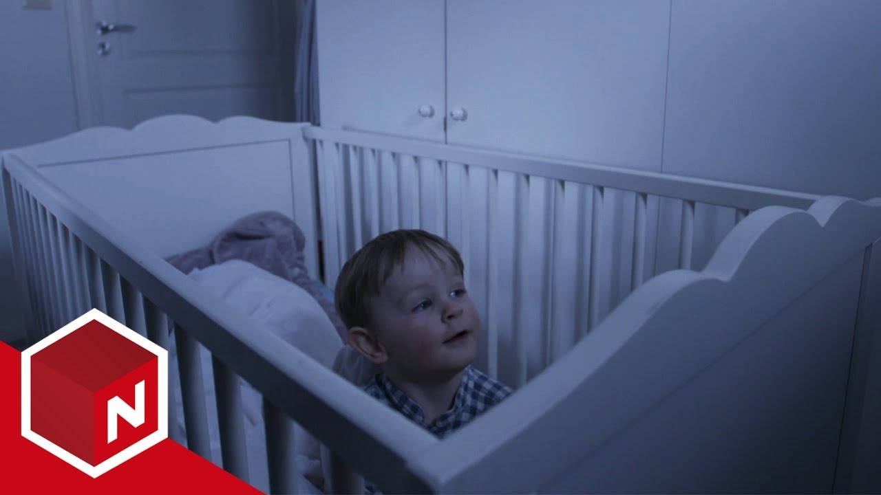 Åndenes makt | Theo har fått en uønsket barnevakt | discovery+ Norge