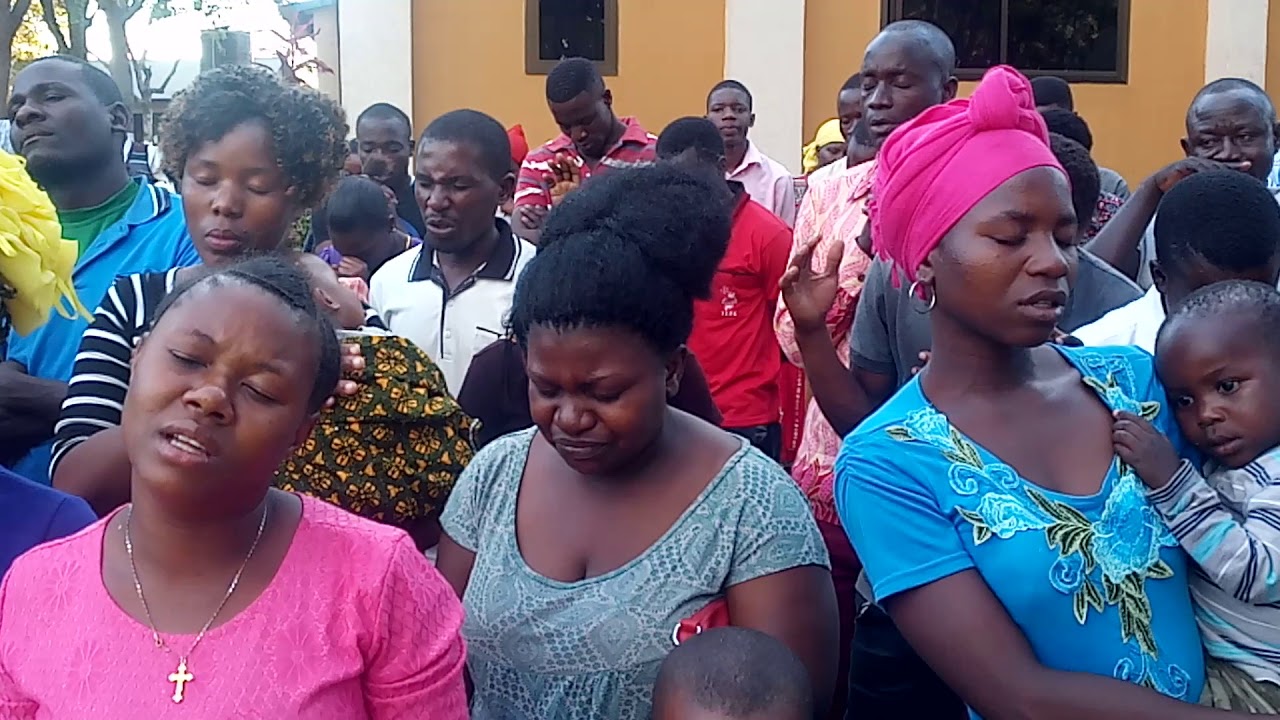 Mch.Abiudi Misholi operation ya kuombea watoto EAGT Nzega.