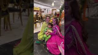 Actr Aiman Khan Minal Khan So Cute Looking With Son Minal Khan Vdo