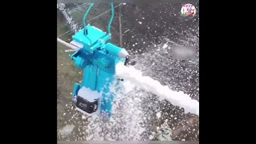 Robots remove ice on ultra-high voltage lines