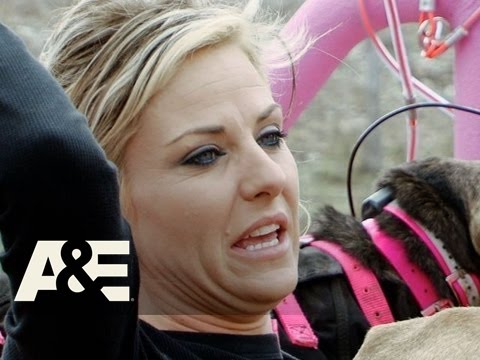 american-hoggers:-krystal-and-lea-really,-really-new-a-dog-box-|-a&e